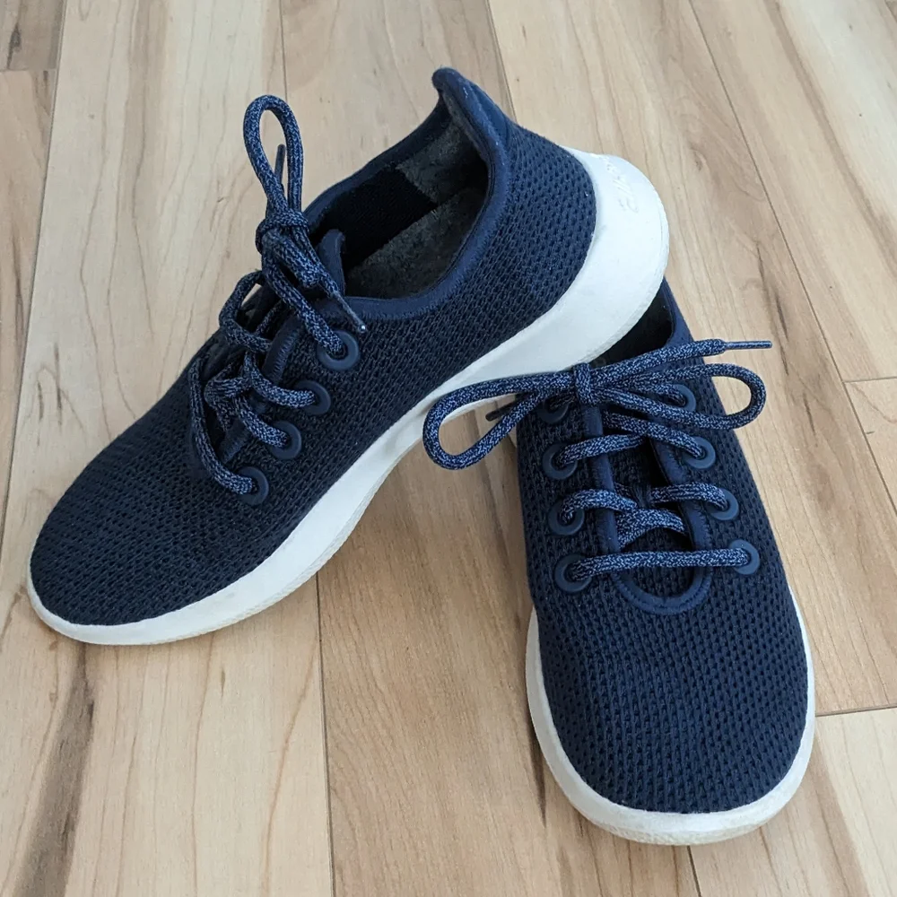 Women’s allbirds Tennis Shoes Navy Blue Size 7 - Picture 3 of 4